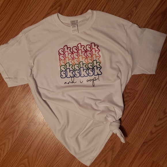 VSCO Girl Tee! - Picture 3 of 3